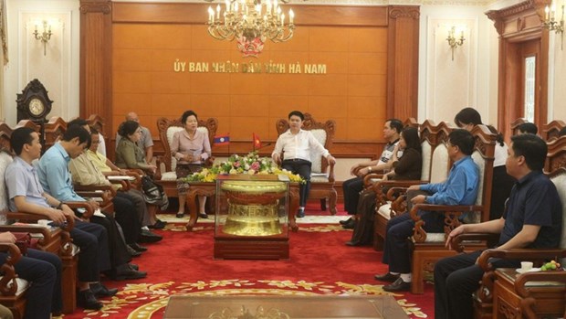 Delegacion de la Federacion de Sindicatos de Laos visita provincia de Ha Nam hinh anh 2