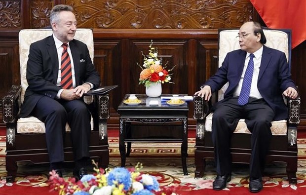Presidente vietnamita recibe a embajadores salientes de Oman y Republica Checa hinh anh 2