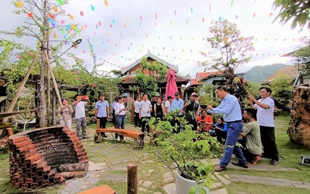Capacitan a miembros de minorias etnicas de Vietnam sobre conservacion forestal sostenible hinh anh 1