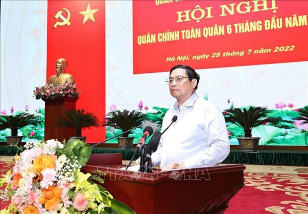 Premier vietnamita asiste a conferencia sobre el trabajo politico en el Ejercito hinh anh 1