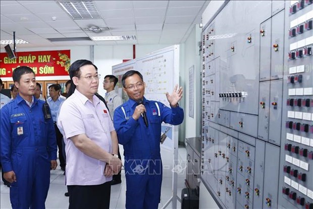 Presidente del Parlamento exhorta a movilizar recursos para expandir la refineria de petroleo Dung Quat hinh anh 1