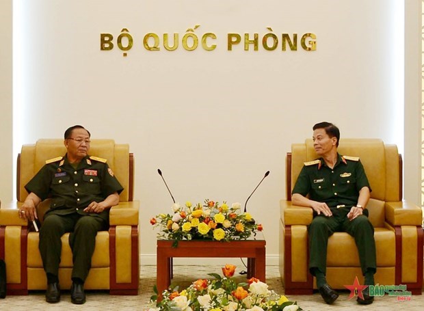 Vietnam y Laos refuerzan cooperacion en la defensa hinh anh 1