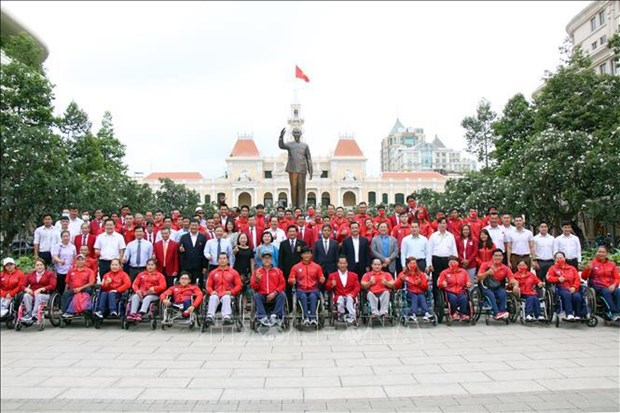 Ondea bandera de Vietnam en ASEAN Para Games 2022 hinh anh 1