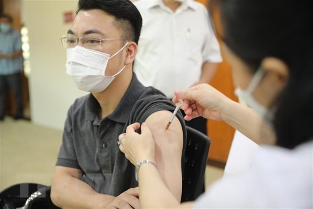 Vietnam registra mil 761 nuevos casos de COVID-19 hinh anh 1