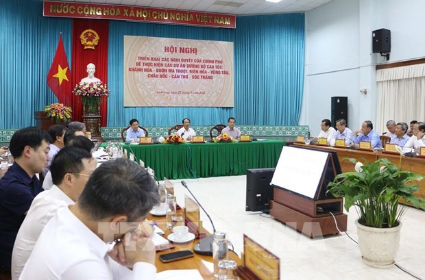 Instan a garantizar calidad de autopistas importantes de Vietnam hinh anh 1