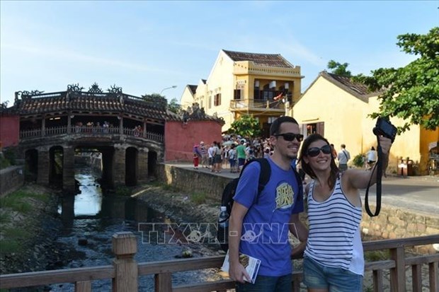 Ingreso por servicios turisticos de Vietnam reporta aumento alentador hinh anh 1