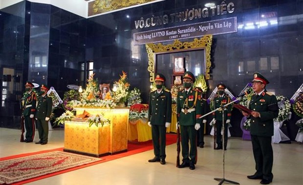 Efectuan en Vietnam homenaje postumo y entierro del heroe Kostas Sarantidis hinh anh 2