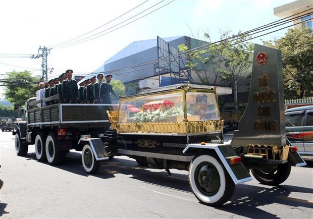 Efectuan en Vietnam homenaje postumo y entierro del heroe Kostas Sarantidis hinh anh 3