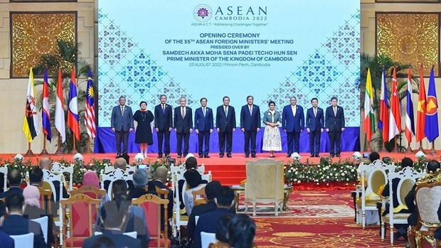 ASEAN propone resolver asunto del Mar del Este por medios pacificos hinh anh 1