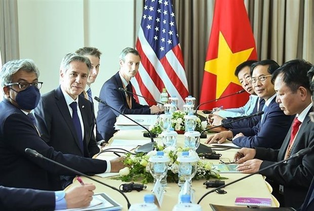 Canciller vietnamita asiste al 29º Foro Regional de ASEAN hinh anh 1