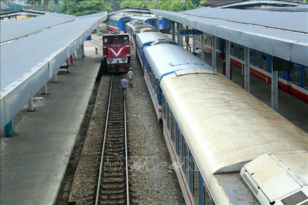 Invierten millones de dolares en mejorar linea ferroviaria Norte-Sur hinh anh 1