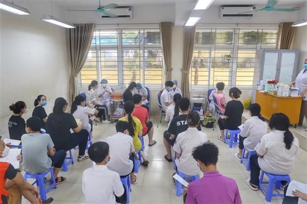 Hanoi agiliza programa de vacunacion contra COVID-19 hinh anh 2