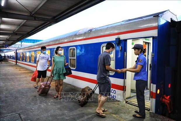 Agregaran trenes en ruta ferroviaria de Hanoi con provincia de Lao Cai hinh anh 1