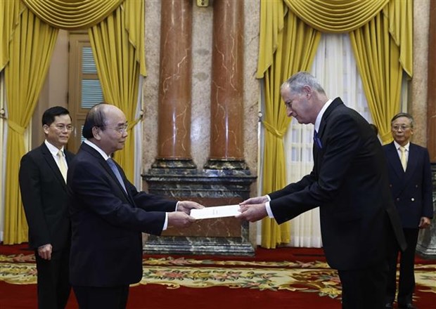 Presidente de Vietnam recibe a nuevos embajadores de Kuwait e Israel hinh anh 2