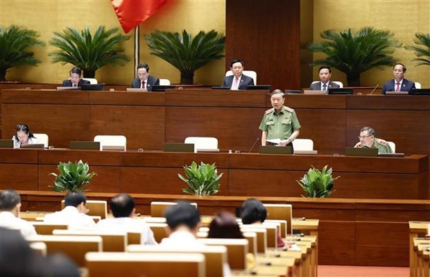 Ministro de Seguridad Publica rinde cuenta ante Parlamento de Vietnam hinh anh 1