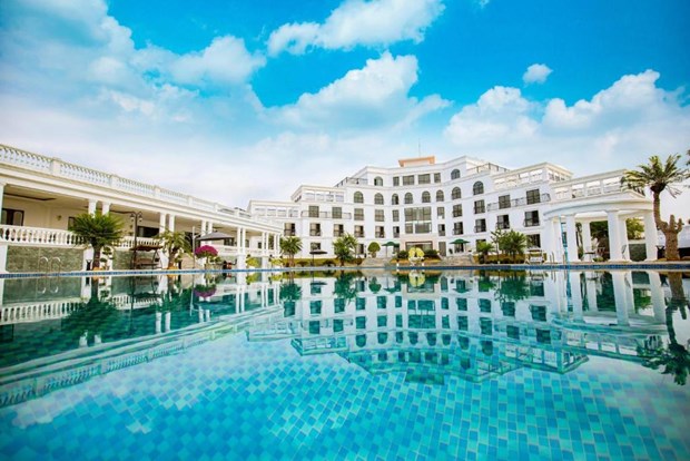 Reconocen primer resort en suburbios de Hanoi con estandares de cinco estrellas hinh anh 1