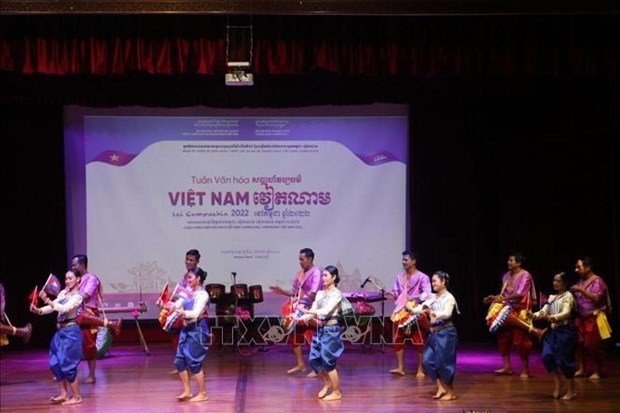 Efectuan semana cultural vietnamita en Camboya hinh anh 1
