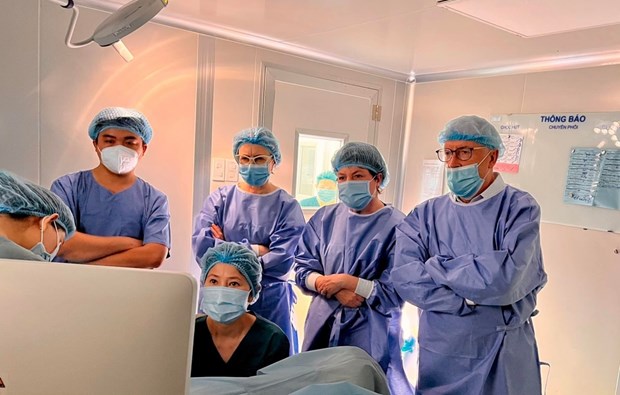 Expertos extranjeros estudian tecnica de Vietnam para tratamiento de infertilidad hinh anh 1