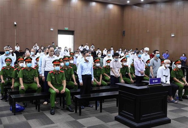 Abren juicio contra exdirigentes de Binh Duong por perdidas de presupuesto estatal hinh anh 1