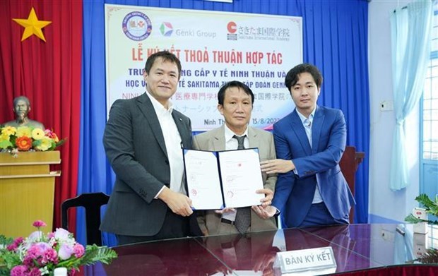 Grupo japones ayuda a Ninh Thuan a capacitar estudiantes de medicina hinh anh 1