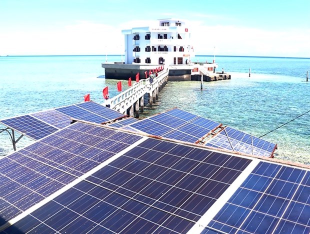 Energia limpia aporta suministro electrico estable al archipielago de Truong Sa hinh anh 1