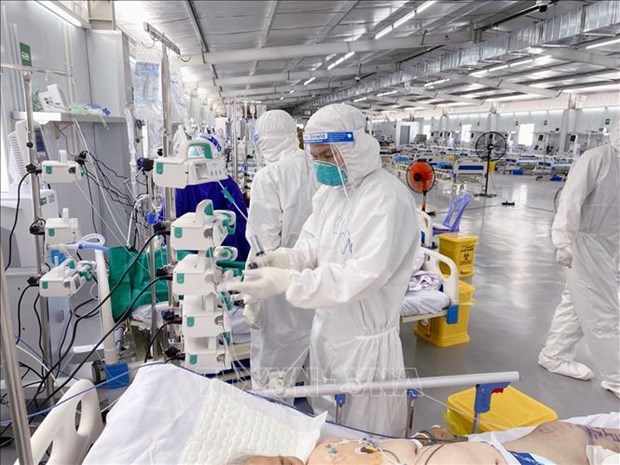 Ministerio de Salud insta a monitorear de cerca la situacion pandemica de la COVID-19 hinh anh 2