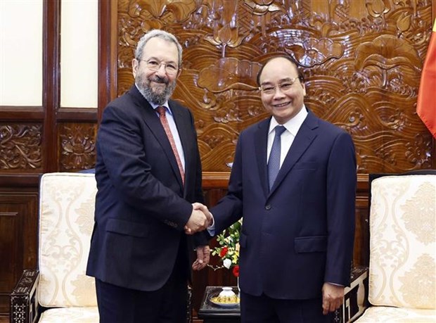 Presidente de Vietnam recibe al exprimer ministro israeli Ehud Barak hinh anh 1