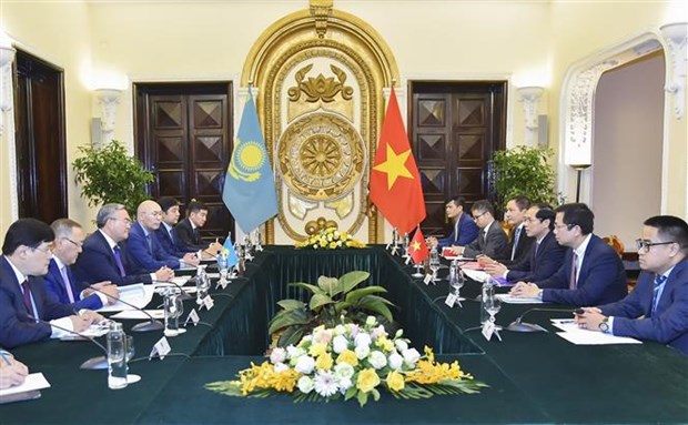 Robustecen cooperacion multifacetica entre Vietnam y Kazajistan hinh anh 1
