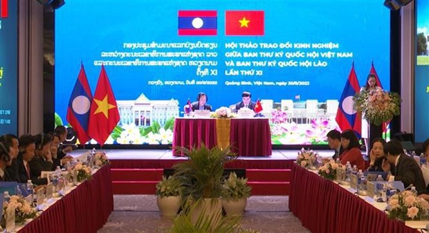 Organizan programa de intercambio entre Asambleas Nacionales de Vietnam y Laos hinh anh 1