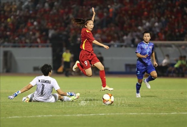 Capitana de la seleccion vietnamita de futbol jugara para club portugues hinh anh 2