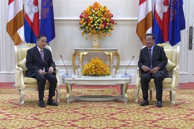 Dirigentes camboyanos prometen promover relaciones con Vietnam hinh anh 2
