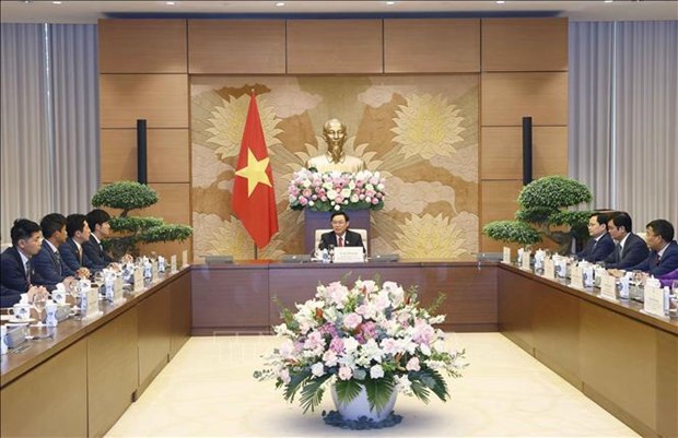 Maximo dirigente legislativo de Vietnam recibe a jovenes parlamentarios japoneses hinh anh 1