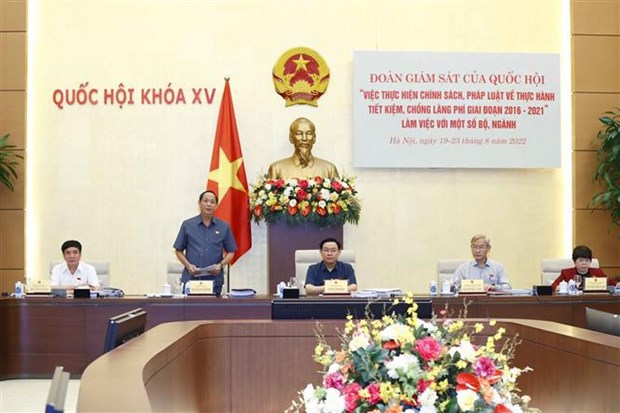 Presidente del Parlamento vietnamita propone recomendaciones para practica de ahorro hinh anh 1
