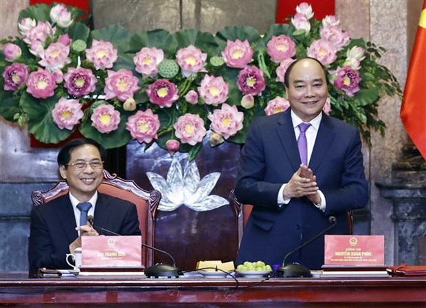 Exigen a diplomacia vietnamita brindar mas aportes al desarrollo nacional hinh anh 2