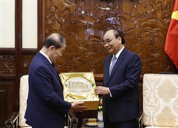 Vietnam ofrece condiciones favorables para inversores surcoreanos, afirma presidente hinh anh 1