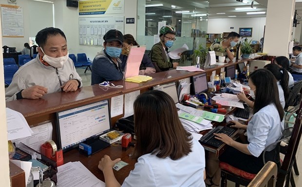 Avanza Vietnam en pago de paquete de apoyo a empleados afectados por COVID-19 hinh anh 2