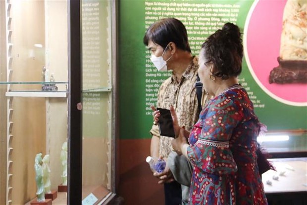 Museo de Historia de Ciudad Ho Chi Minh exhibe antiguedades de jade al publico hinh anh 1