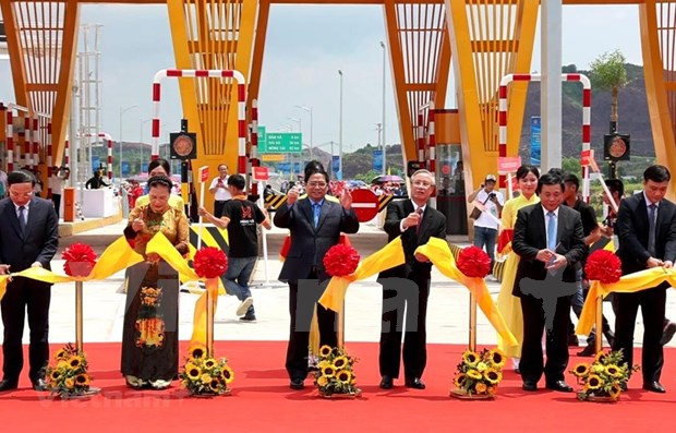 Premier vietnamita asiste a inauguracion de autopista Van Don - Mong Cai en Quang Ninh hinh anh 1