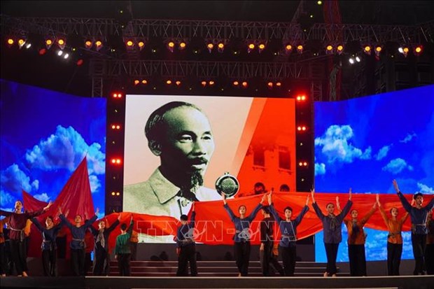 Localidades vietnamitas conmemoran Dia Nacional con numerosas actividades hinh anh 2