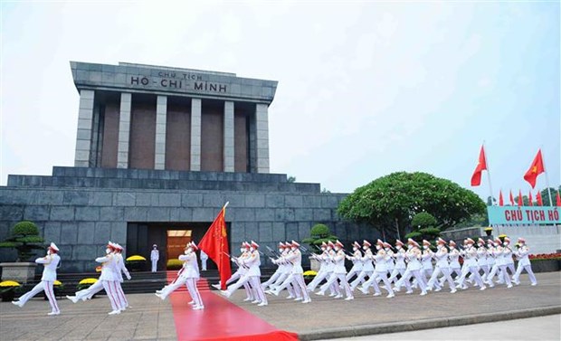 Casi 29 mil personas visitan Mausoleo de Ho Chi Minh en Dia Nacional de Vietnam hinh anh 1