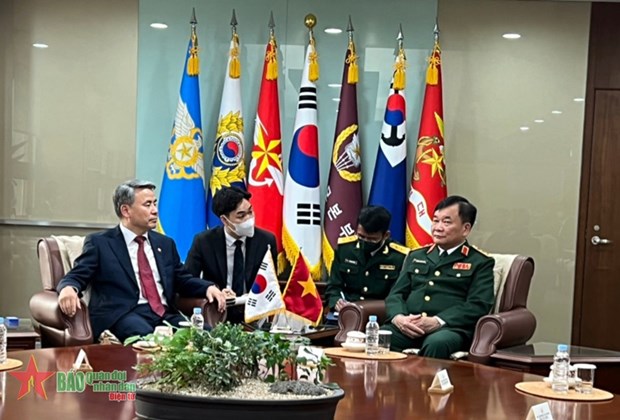 Vietnam y Corea del Sur refuerzan la cooperacion en defensa hinh anh 1