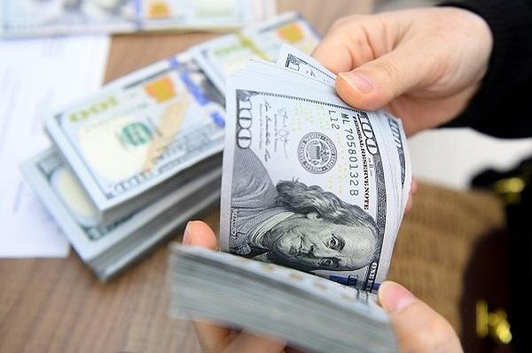 Banco Estatal de Vietnam aumenta precio de dolar estadounidense hinh anh 1
