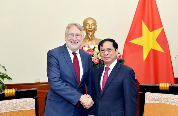 Union Europea, uno de los principales socios economicos de Vietnam, segun canciller hinh anh 1