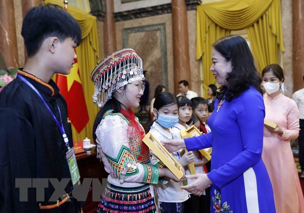 Vietnam siempre crea condiciones para ayudar a ninos desfavorecidos, afirma vicepresidenta hinh anh 1