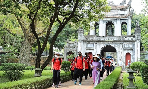 Numero de turistas extranjeros en Hanoi preve aumentar 18 por ciento en septiembre hinh anh 1