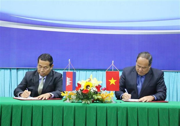 Provincias de Vietnam y Camboya refuerzan cooperacion en diversos campos hinh anh 1
