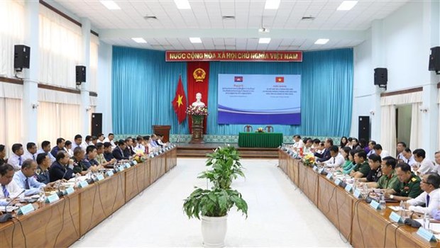 Provincias de Vietnam y Camboya refuerzan cooperacion en diversos campos hinh anh 2