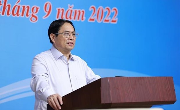 Premier vietnamita enfatiza importancia de acelerar desembolso de inversion publica hinh anh 1