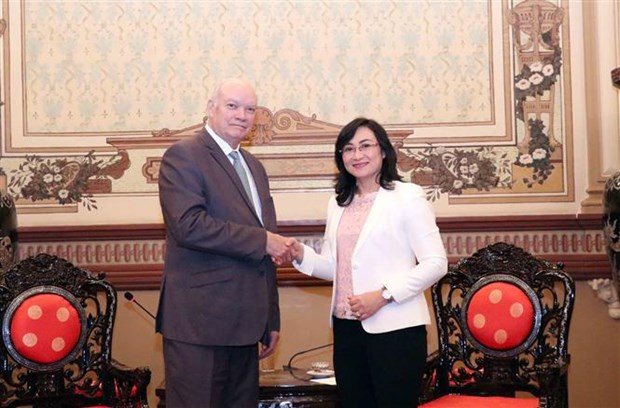 Dirigente de Ciudad Ho Chi Minh recibe al ministro cubano del Comercio Exterior y la Inversion Extranjera hinh anh 1