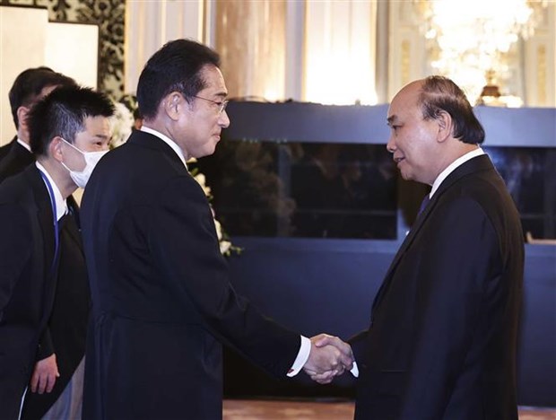 Presidente de Vietnam participa en reunion de agradecimiento despues del funeral de expremier japones hinh anh 1